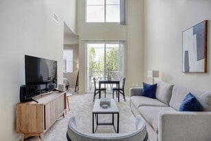 5535 Westlawn Ave in Los Angeles, CA - Building Photo