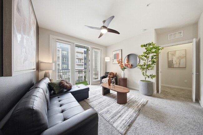 property at 1702 W Cleveland St