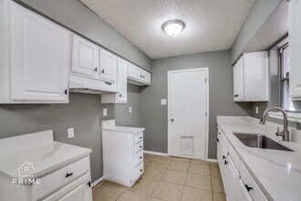 5020 Gene Cernan Dr in Kirby, TX - Building Photo - Building Photo