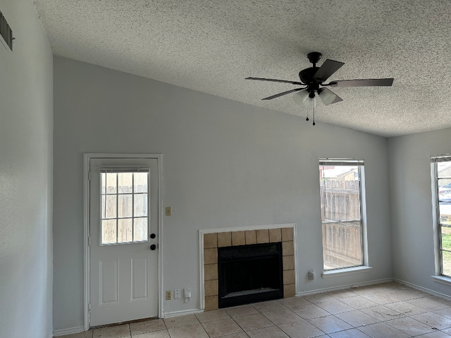 5524 Lochmoor in San Antonio, TX - Building Photo - Building Photo