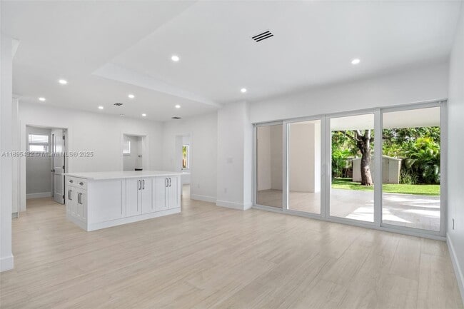 1617 Washington St in Hollywood, FL - Foto de edificio - Building Photo