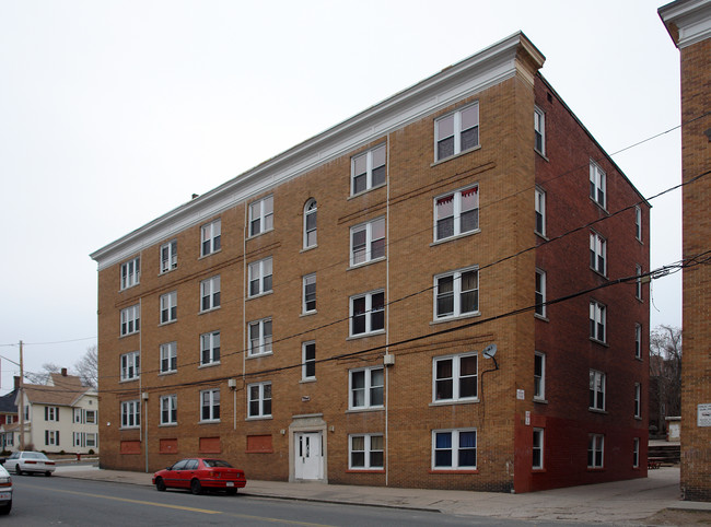 290 Oak St in Holyoke, MA - Building Photo - Building Photo