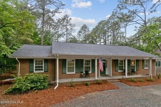 450 Crestview Rd in Southern Pines, NC - Building Photo - Building Photo