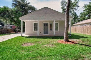 3611 Stonewall Ave in Pensacola, FL - Building Photo