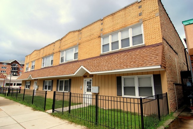 7950 Ogden Ave-Unit -3915-2 in Lyons, IL - Foto de edificio - Building Photo