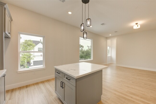 property at 811 E 39th St