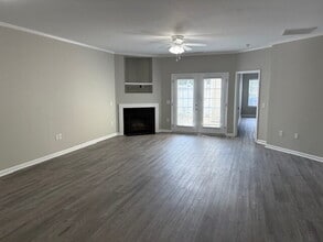 140 Oak Towne Dr in Greenville, NC - Foto de edificio - Building Photo