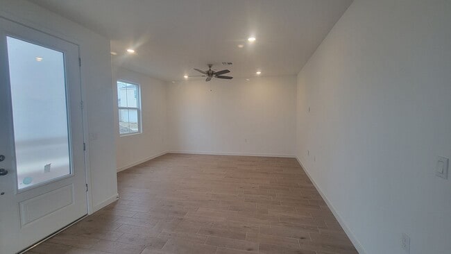 12570 Pensinger Rd in Bakersfield, CA - Building Photo - Building Photo