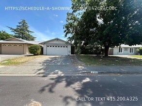 258 Yellowstone Dr in Vacaville, CA - Building Photo - Building Photo