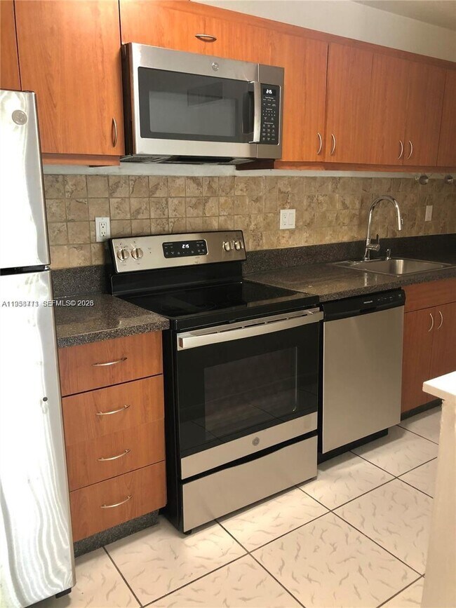 4150 NW 79th Ave in Doral, FL - Building Photo - Building Photo