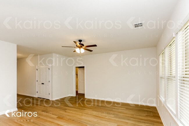 100 Alpine Meadows Ln in Lafayette, LA - Foto de edificio - Building Photo
