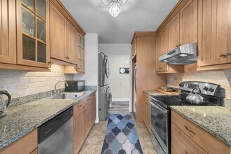 4 Hills Ln in Westport, CT - Building Photo - Building Photo