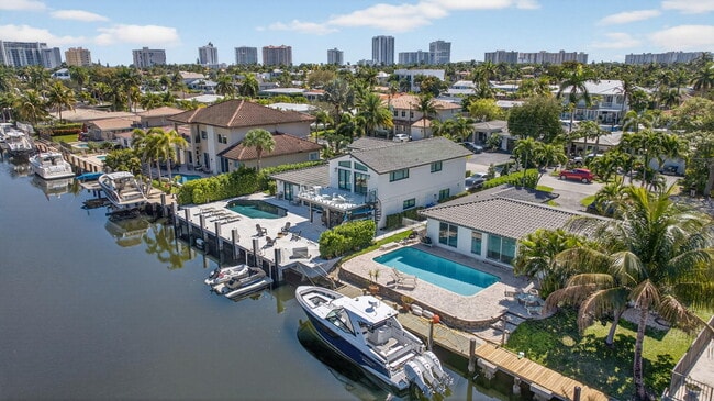 2433 SE 10th St in Pompano Beach, FL - Building Photo - Building Photo