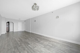 45 River Dr S in Jersey City, NJ - Foto de edificio - Building Photo