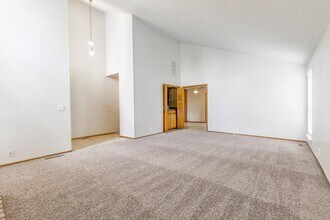 1324 Kelly Park Rd in Edmond, OK - Building Photo - Building Photo