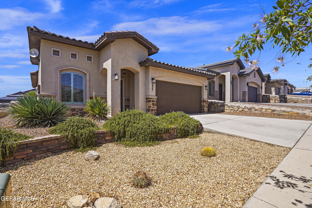 237 Ilchester Wy in El Paso, TX - Foto de edificio