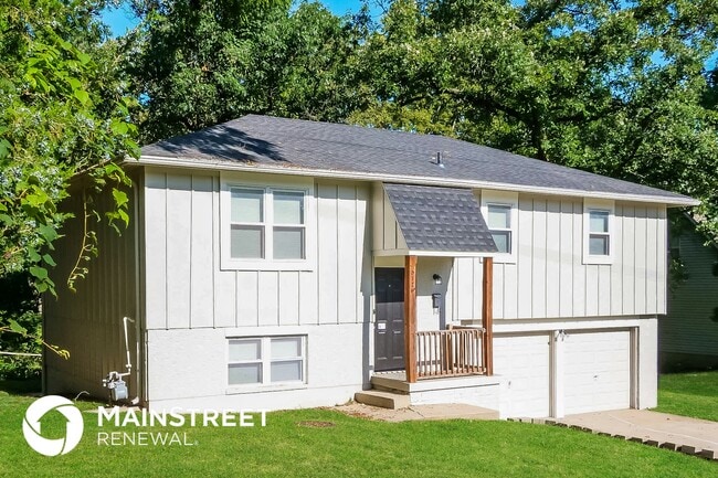 5120 Goodman Ln in Mission, KS - Building Photo - Building Photo