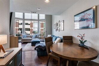 3100 Cole Ave in Dallas, TX - Building Photo - Building Photo