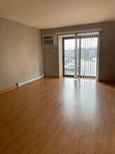 1 Bristol Ct in Derry, NH - Foto de edificio - Building Photo