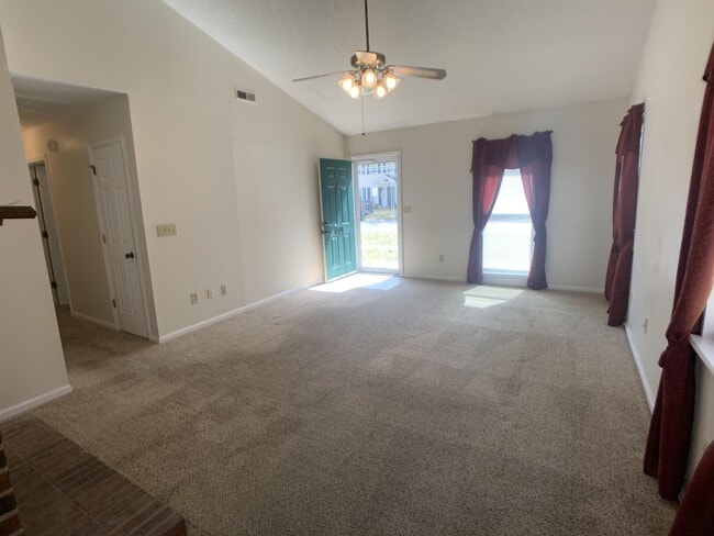 301 Commons Way in Goose Creek, SC - Building Photo - Building Photo
