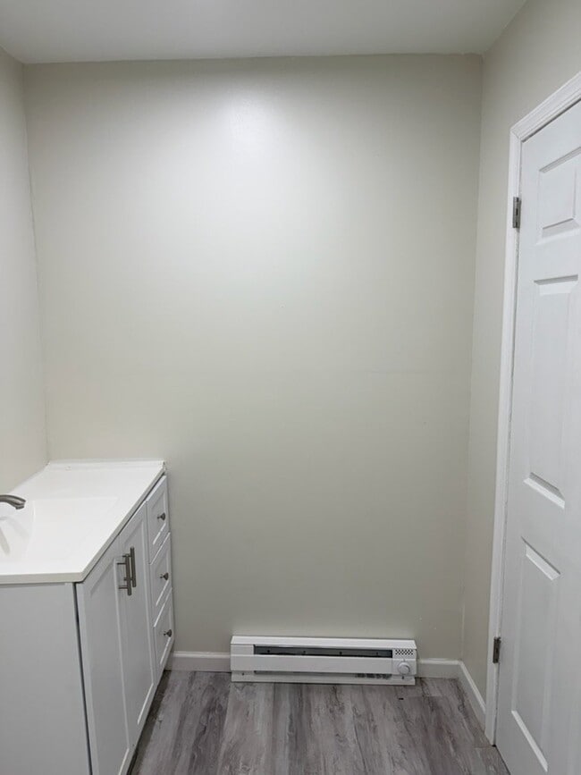 1020 W Market St, Unit Apt 1 in Pottsville, PA - Foto de edificio - Building Photo