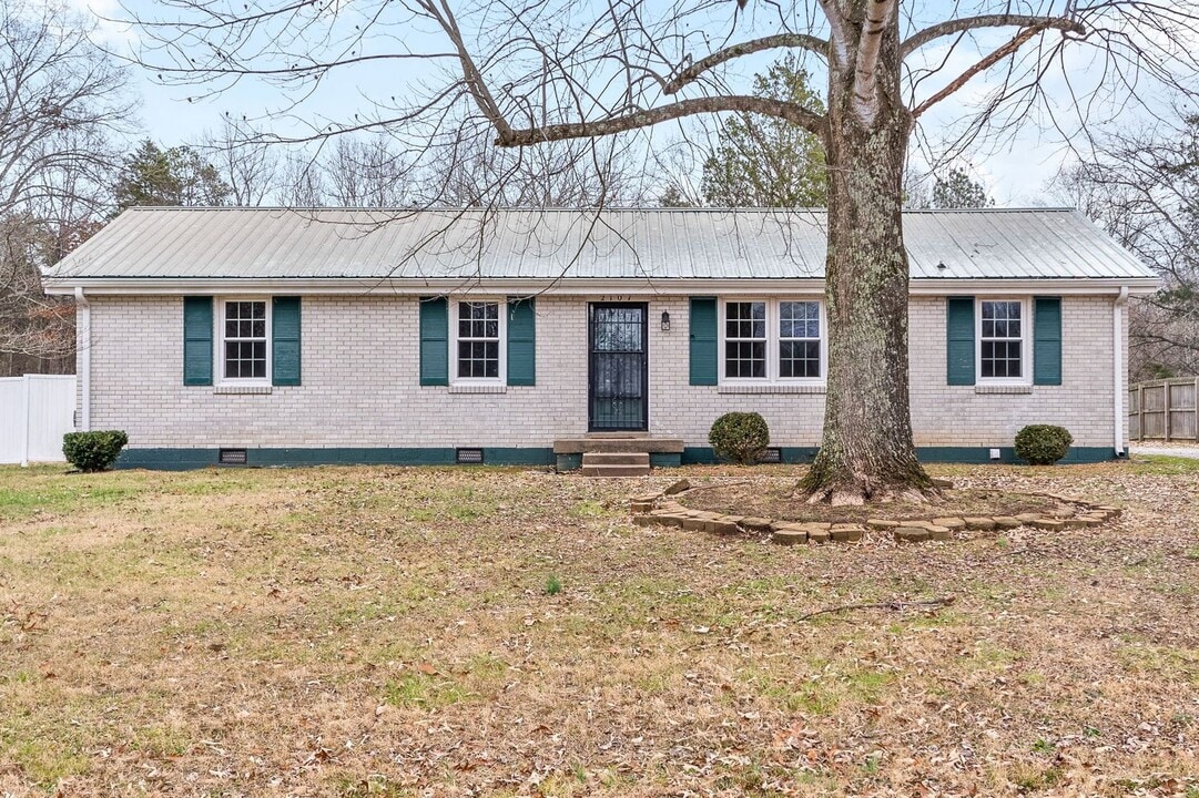2107 7 Mile Ferry Rd in Clarksville, TN - Building Photo
