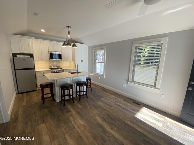 410 Park Pl Ave in Bradley Beach, NJ - Building Photo - Building Photo