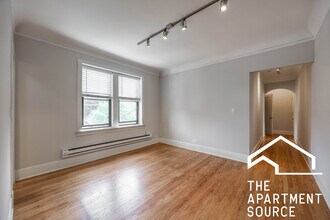 2315 N Rockwell St, Unit C1 in Chicago, IL - Building Photo - Building Photo