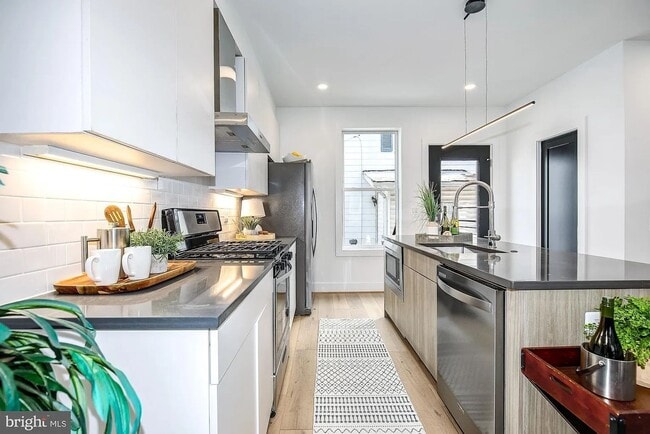1018 Bryant St NE in Washington, DC - Building Photo - Building Photo