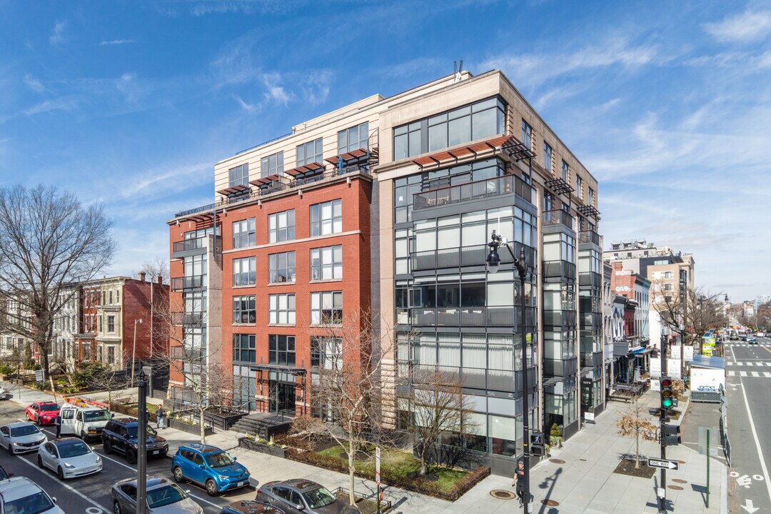 Q14 Condominiums in Washington, DC - Foto de edificio