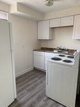 2324 Iroll Ave, Unit 5 in Cincinnati, OH - Foto de edificio - Building Photo