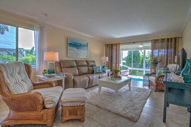 1550 Gulf Shore Blvd N in Naples, FL - Building Photo - Building Photo