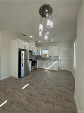 10 10th St in McAllen, TX - Building Photo - Building Photo