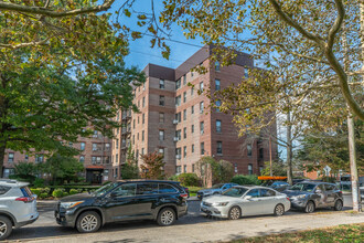 2220 Burnett St in Brooklyn, NY - Building Photo - Building Photo