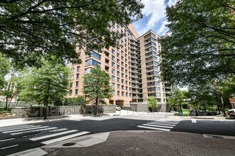 2001 15th St N in Arlington, VA - Building Photo - Building Photo