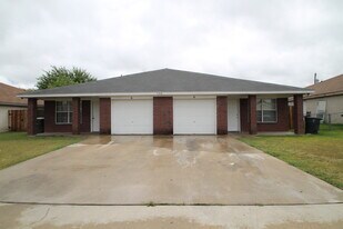 406 Alpine St in Killeen, TX - Building Photo