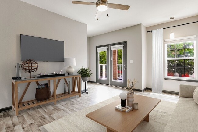 Majestic Oaks in Pensacola, FL - Foto de edificio - Building Photo