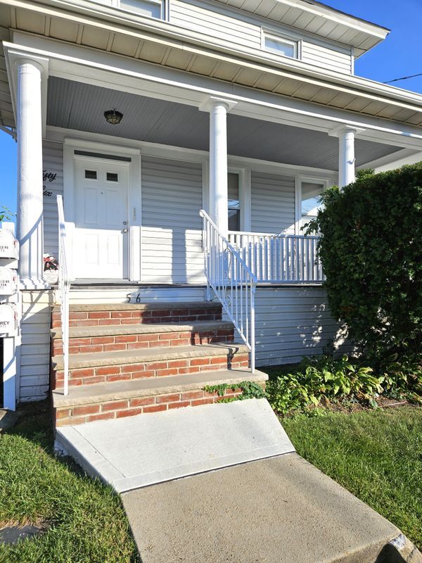 56 4th Ave in East Rockaway, NY - Building Photo - Building Photo