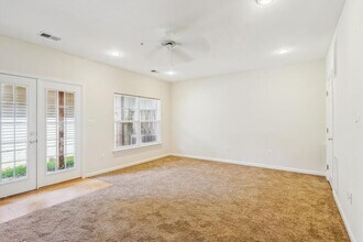 13404 Fountain Club Dr in Germantown, MD - Building Photo - Building Photo