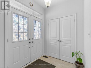 9 Rossmore Dr in Markham, ON - Building Photo - Building Photo