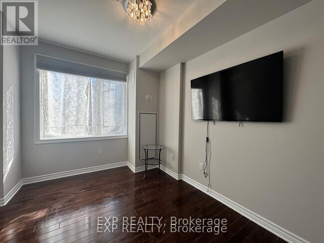 429-429 Kent St in Ottawa, ON - Building Photo - Building Photo