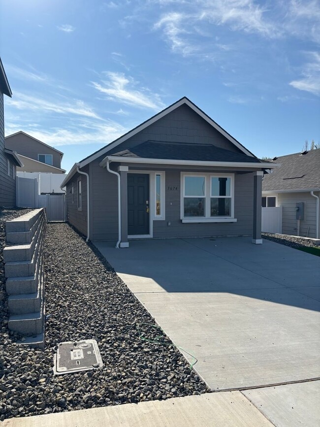 property at 3674 S Quay St