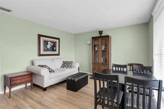 4352 Tahitian Gardens Cir in Holiday, FL - Building Photo - Building Photo