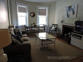 1688 Beacon St, Unit 1A in Brookline, MA - Building Photo