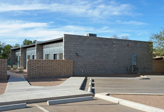 Multi Family & Excess Land in Tucson, AZ - Foto de edificio - Building Photo