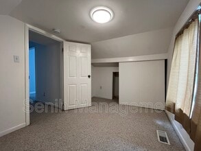 2527 Hartline Dr in Rochester Hills, MI - Building Photo - Building Photo