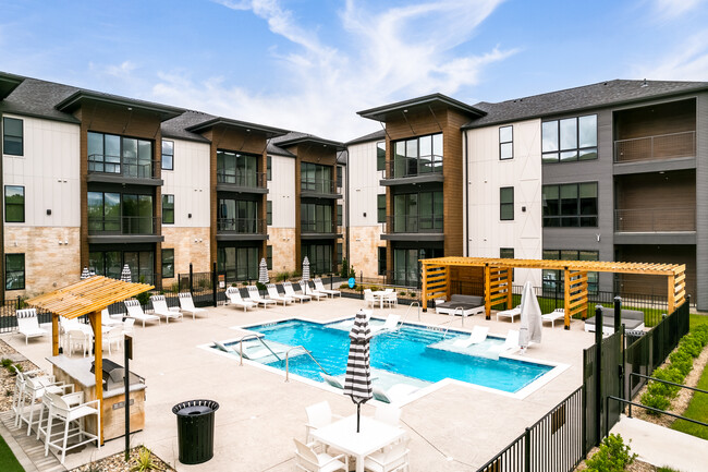 Cypress Lofts in Sherman, TX - Foto de edificio - Building Photo