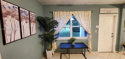1679 NE 175th St in North Miami Beach, FL - Building Photo - Building Photo