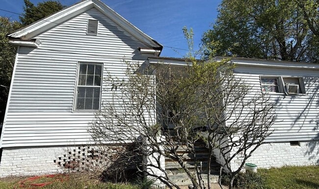 property at 1903 Heckle St