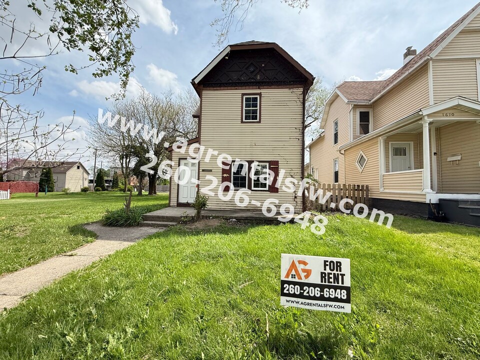 1614 E Wayne St in Fort Wayne, IN - Building Photo
